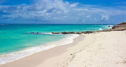 MoonRaker Beach Hotel