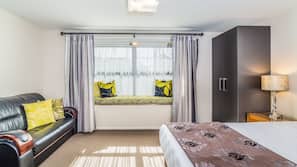 Premium bedding, in-room safe, desk, blackout drapes