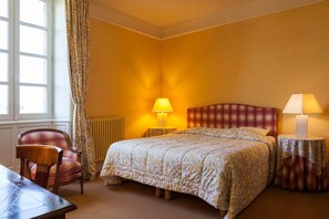 Classic Double Room | In-room safe, individually decorated, individually furnished, desk