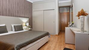 Coffre-forts dans les chambres, bureau, rideaux occultants