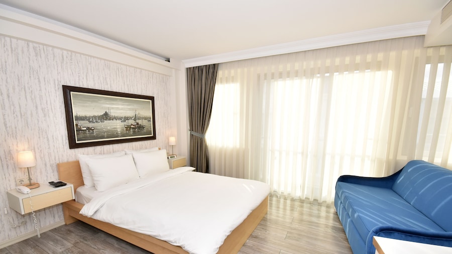 Elanaz Hotel