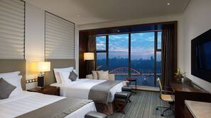 Down duvet, minibar, in-room safe, desk