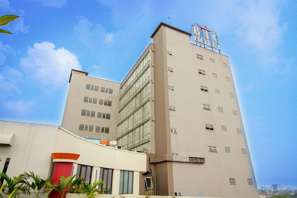 Collection O 17 Hotel Btc Bandung Bandung Idn Airasiago