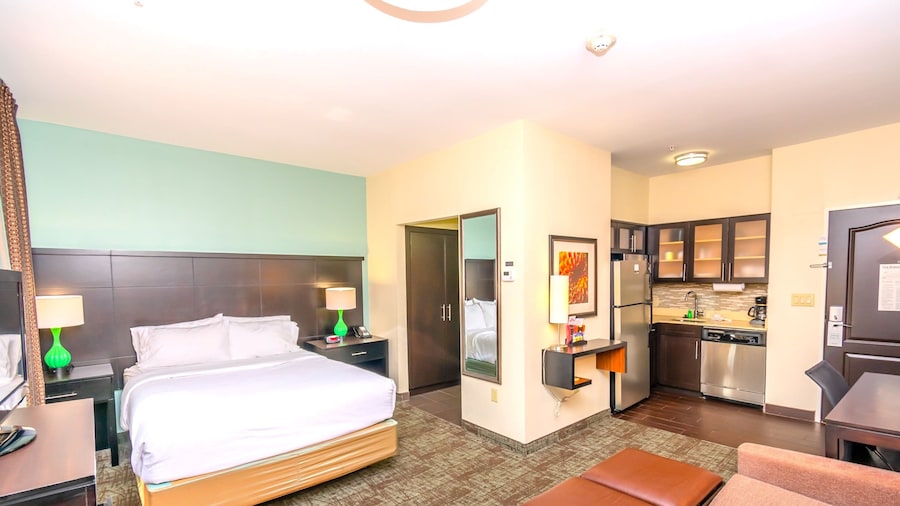 Staybridge Suites Houston IAH - Beltway 8, an IHG Hotel