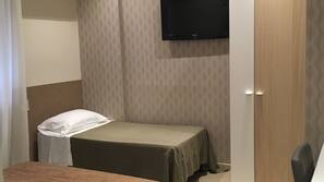 Minibar, una cassaforte in camera, una scrivania, insonorizzazione