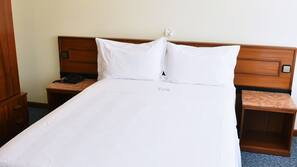 Down duvet, in-room safe, rollaway beds, free WiFi