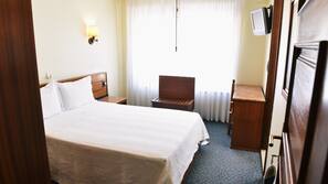 Down duvet, in-room safe, rollaway beds, free WiFi