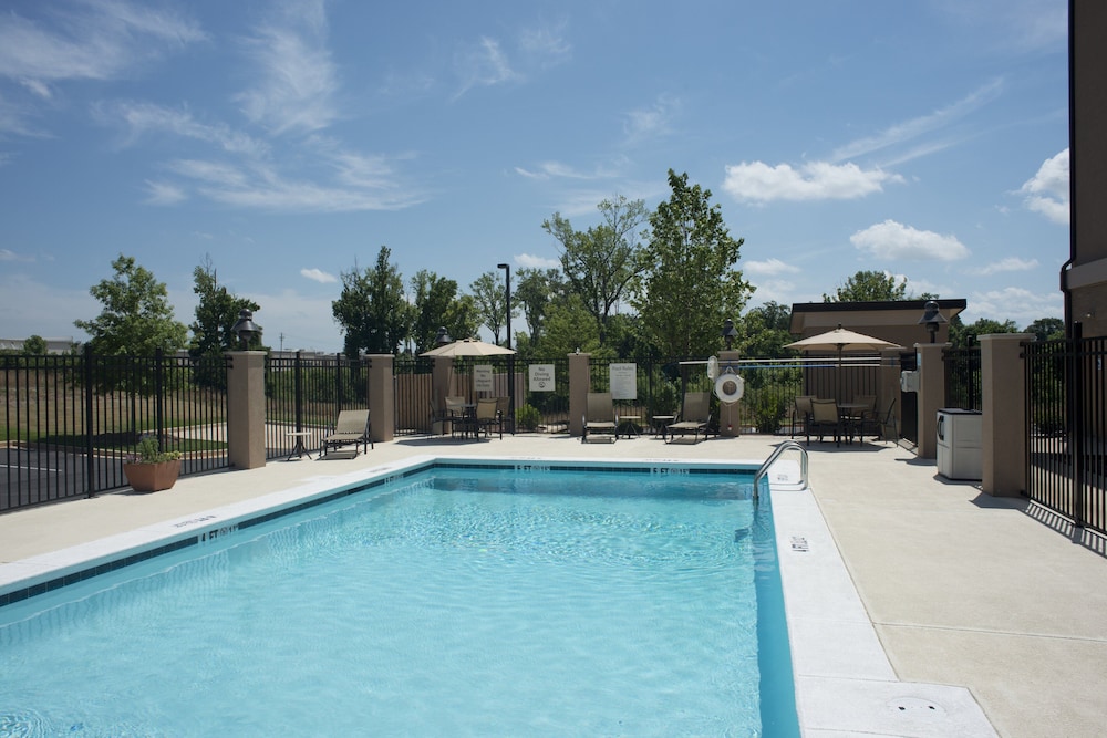 Holiday Inn Express Hotel & Suites Prattville South, an IHG Hotel