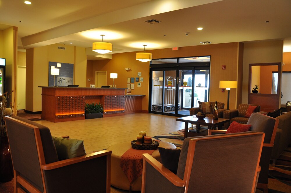 Holiday Inn Express Hotel & Suites Prattville South, an IHG Hotel