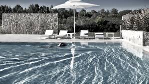 3 piscinas al aire libre, sombrillas, tumbonas