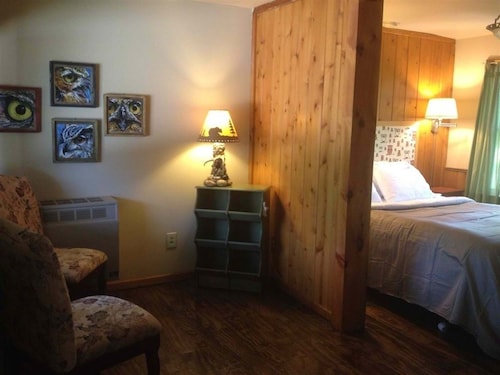 Hilltop Cabins And Motel In Grand Marais Cheap Hotel Deals