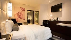 Egyptian cotton sheets, premium bedding, down comforters, pillowtop beds