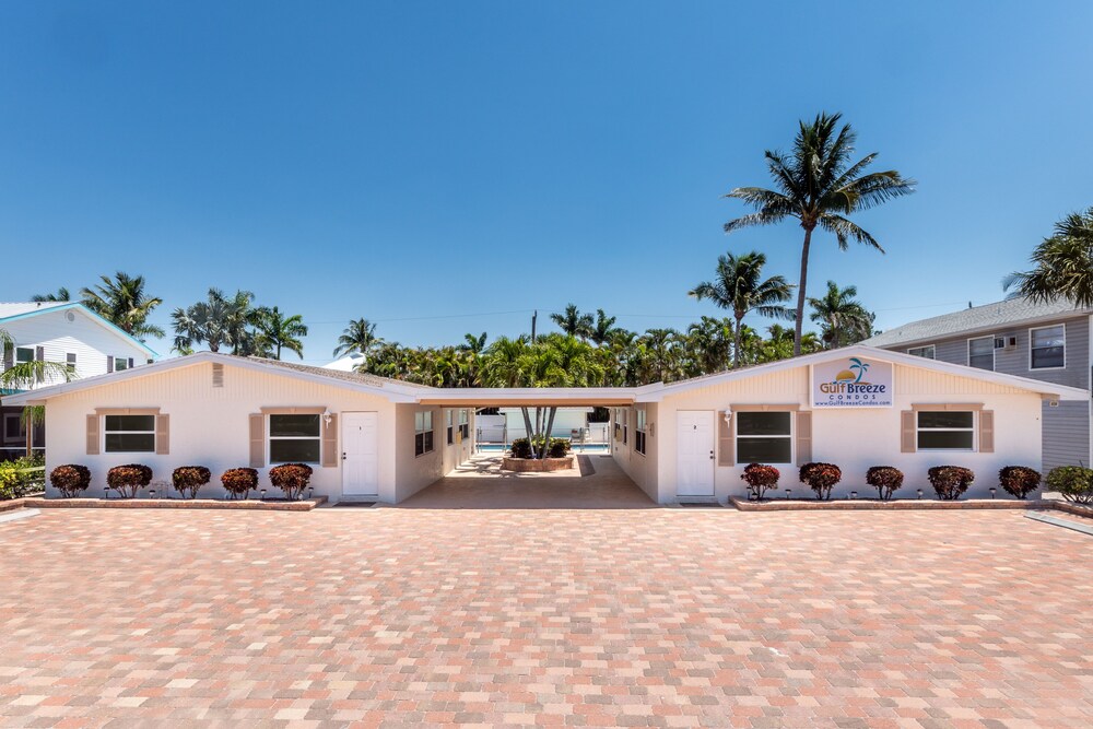 Gulf Breeze Condos In Fort Myers Hotel Rates Reviews On Orbitz