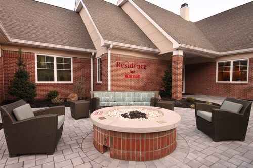 83 Somerset Hotels With A Jacuzzi Or Hot Tub In Room