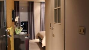 1 Schlafzimmer, hochwertige Bettwaren, Daunenbettdecken, Zimmersafe