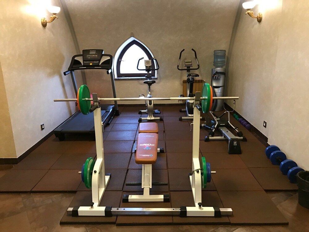 Gym, Staro Hotel