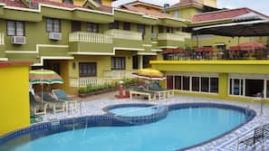 Outdoor pool, pool umbrellas