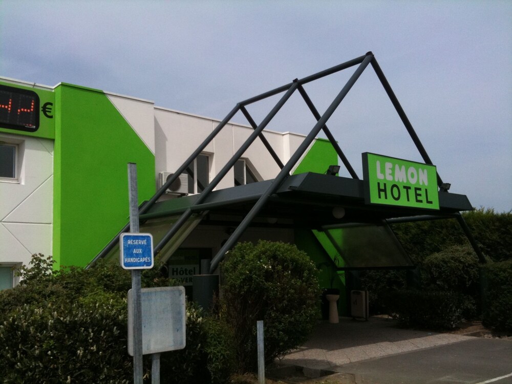Lemon Hotel Tourcoing Lille in Tourcoing, France
