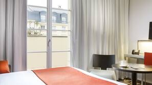 Premium bedding, in-room safe, desk, blackout curtains