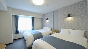 Premium bedding, desk, blackout drapes, free WiFi