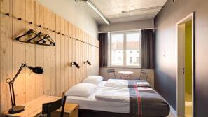 Cortinas opacas, wifi gratis, acceso en silla de ruedas