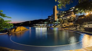 2 outdoor pools, pool umbrellas, sun loungers