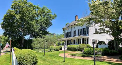 The Hedges Inn