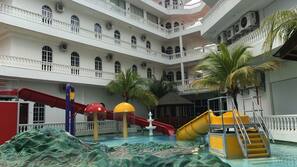Piscine extérieure