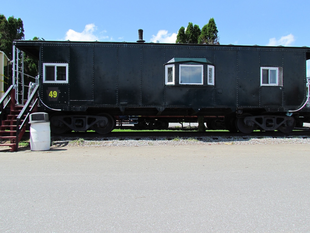 Exterior, Red Caboose Motel