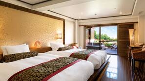 In-room safe, desk, laptop workspace, blackout curtains