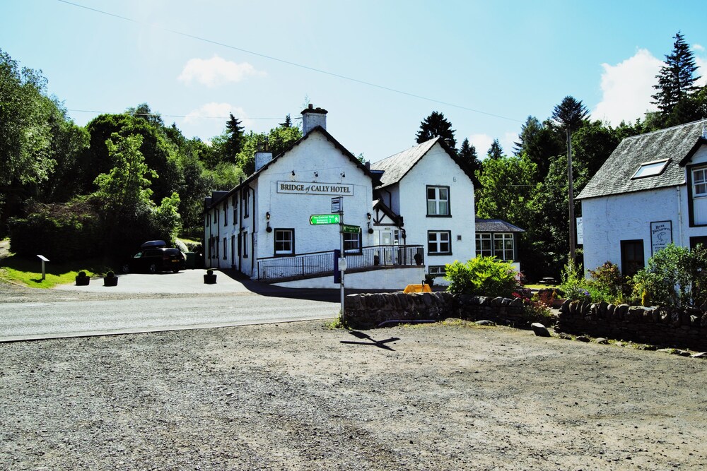 The Bridge of Cally Hotel