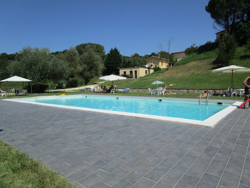 Rooftop pool, Castello di Cisterna