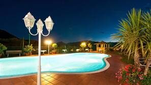 Piscina all'aperto