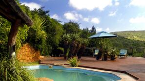 4 outdoor pools