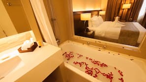 Memory foam beds, minibar, in-room safe, desk