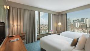 Een minibar, een kluis op de kamer, een strijkplank/strijkijzer