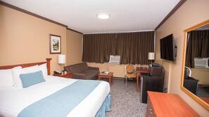Down duvet, desk, blackout curtains, free WiFi