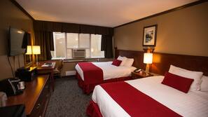 Down duvet, desk, blackout curtains, free WiFi