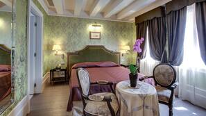 Couette en duvet d'oie, minibar, coffre-forts dans les chambres