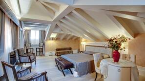 Couette en duvet d'oie, minibar, coffre-forts dans les chambres