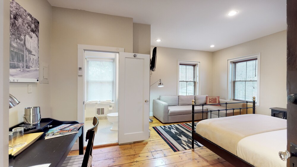 The 1850 House Inn and Tavern Deals & Reviews (Rosendale, USA) Wotif