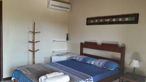Minibar, fer et planche à repasser sur demande