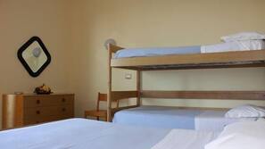 Minibar, wifi gratis, ropa de cama