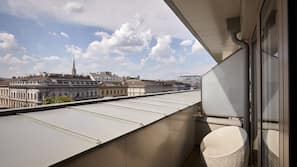 Hochwertige Bettwaren, Minibar, Zimmersafe, Schreibtisch