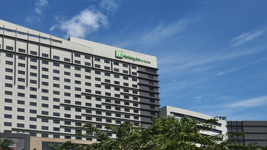 Holiday Inn & Suites Makati, an IHG Hotel