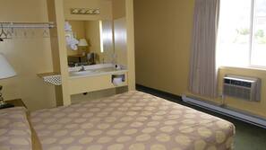 Free WiFi, linens