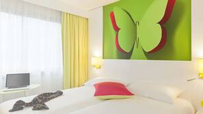 Premium bedding, individually decorated, individually furnished, desk