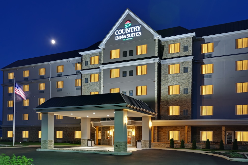 Front of property - evening/night, Country Inn & Suites by Radisson, Buffalo South I-90, NY