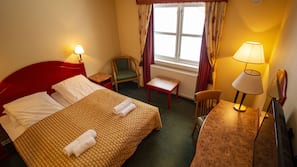 1 chambre, bureau, rideaux occultants, lits bébés (en supplément)