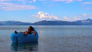 Kayak, navigation en bateau à moteur, canoë, pêche sur place